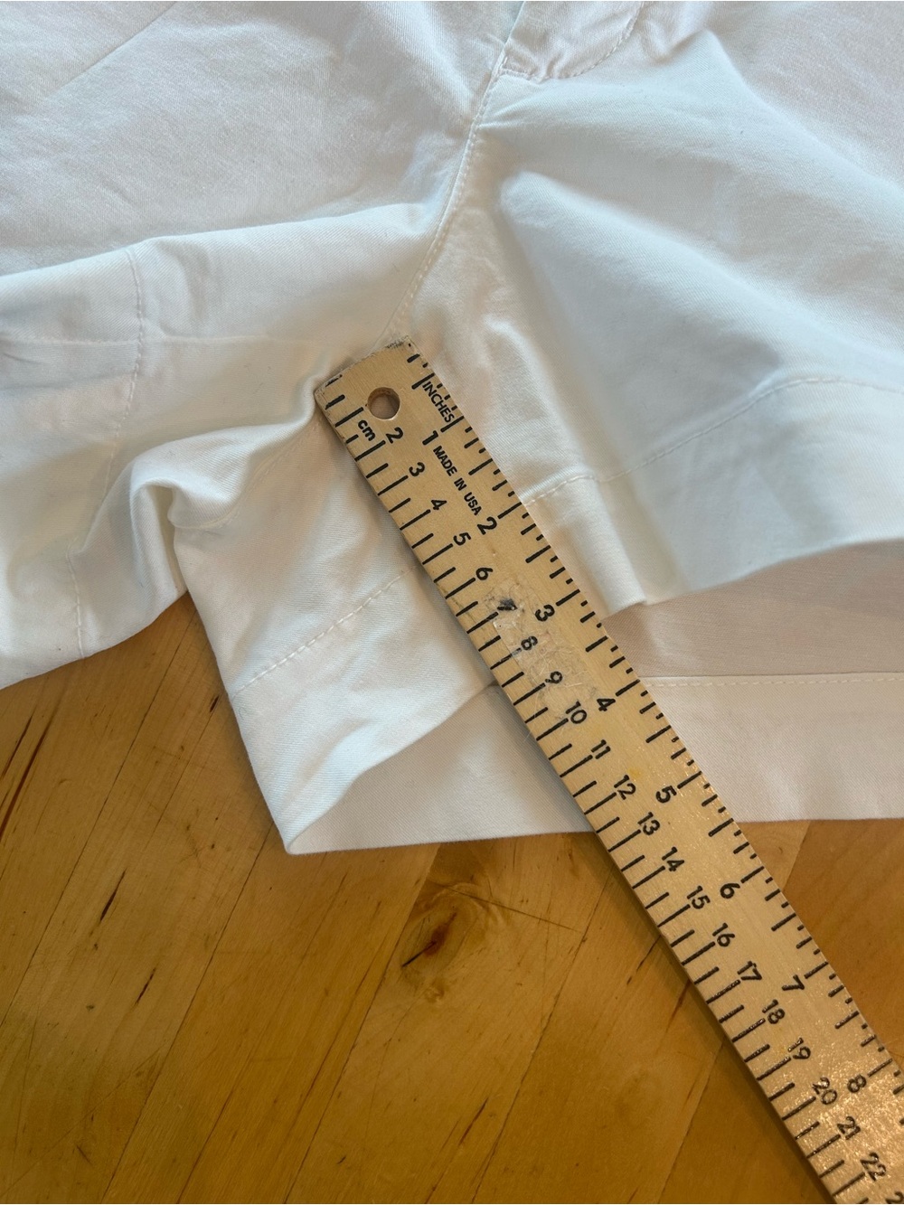 Old Navy White Everyday Chino Shorts Size 6 Mid Rise Cotton Stretch - Picture 9 of 9